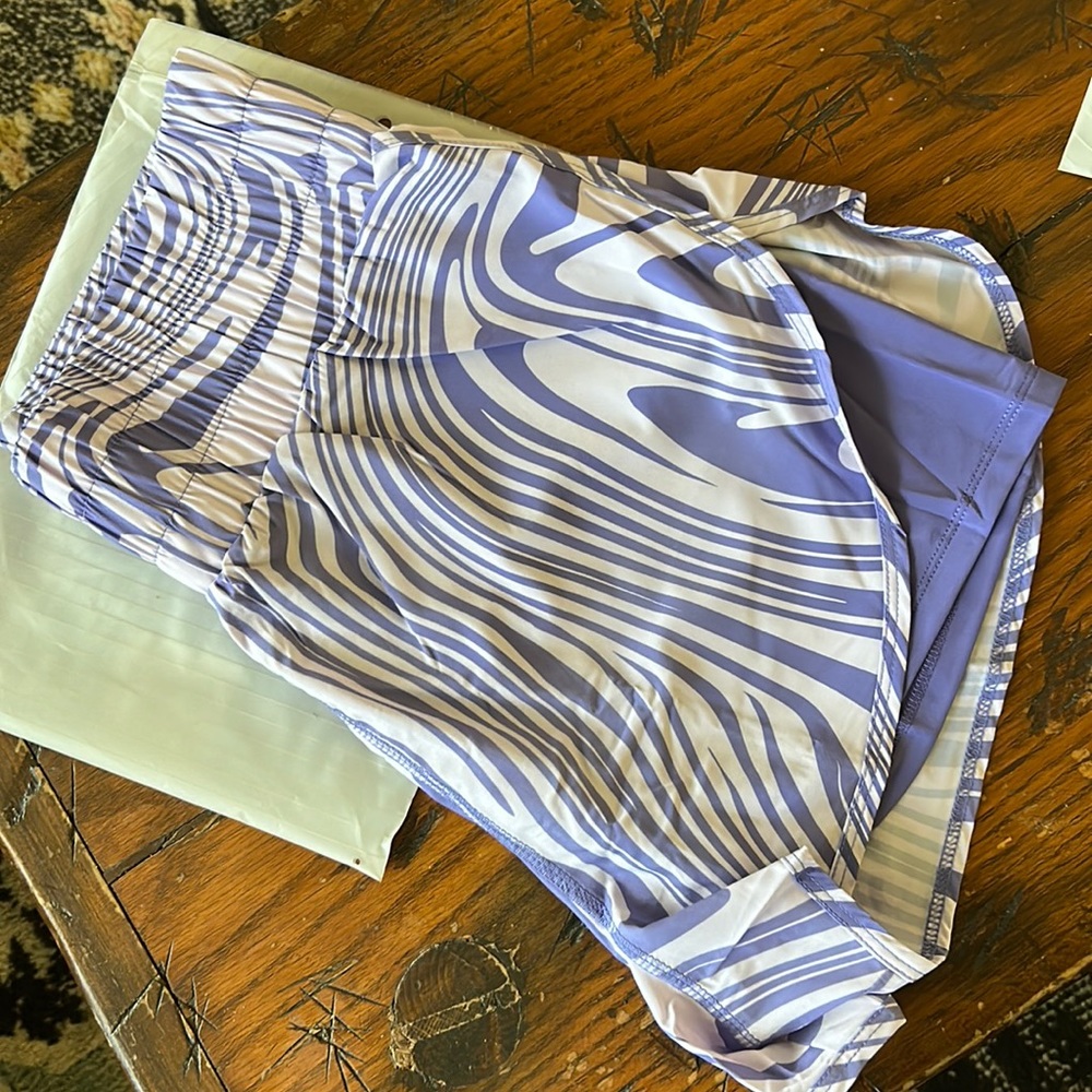 NWT vitality Vista Short Chrysalis M